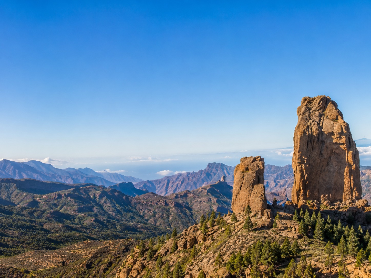 Felsmonolith Roque Nublo im Bergland von Gran Canaria